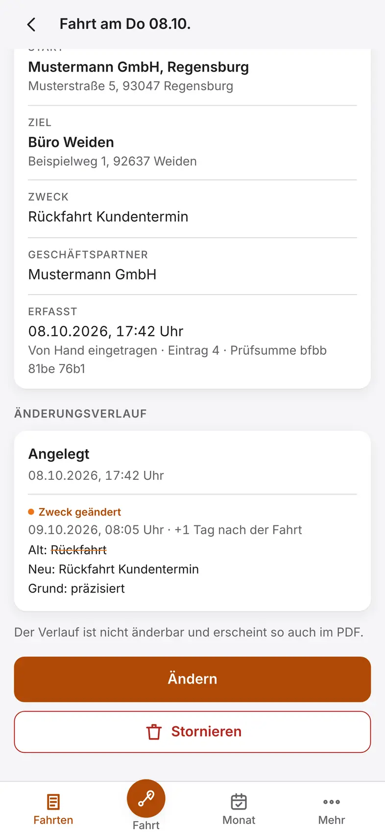 Hilea Fahrtenbuch: eine einzelne Fahrt mit dem Änderungsverlauf, darin eine Änderung des Zwecks mit altem Wert, neuem Wert, Zeitpunkt und Grund.